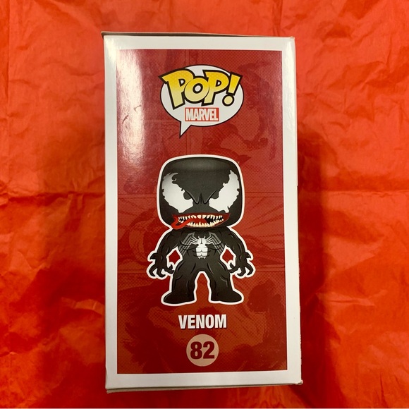 Funko POP! MARVEL VENOM #82 (Walgreens Exclusive) - Picture 3 of 8